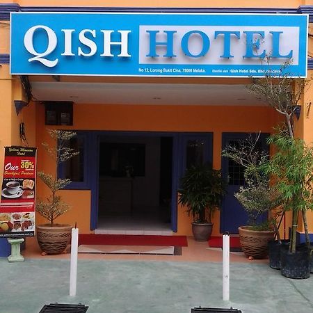 Qish Hotel Malacca Екстериор снимка