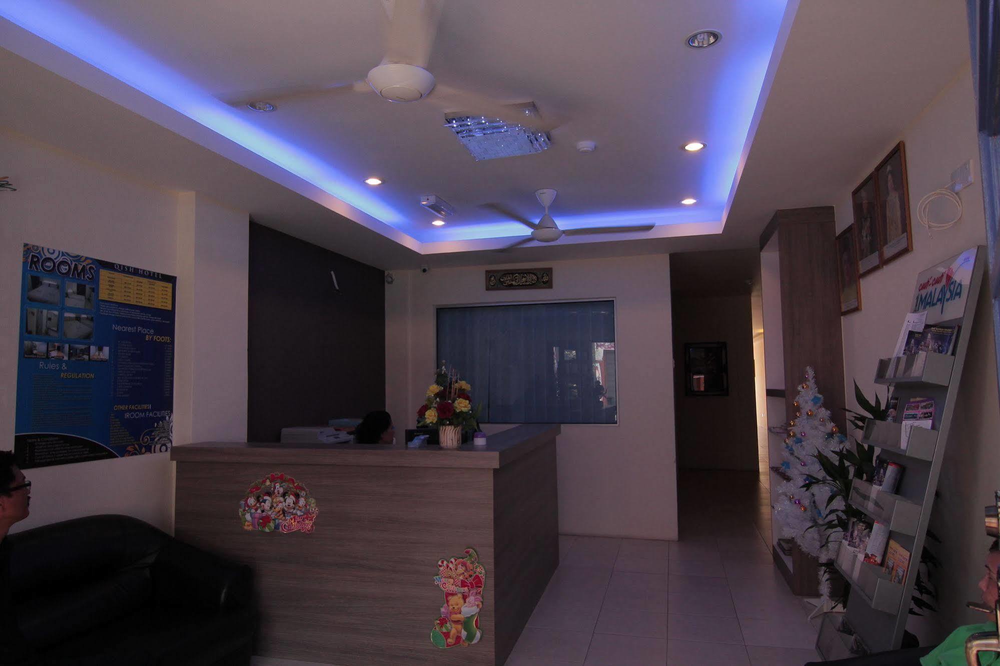 Qish Hotel Malacca Екстериор снимка